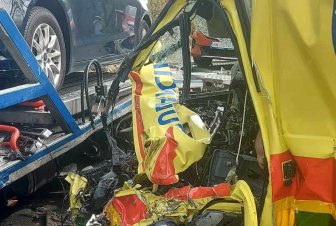 Nehoda sanitky s odtahovým vozidlem si vyžádala život našeho kolegy
