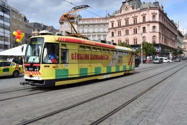 V Brně začne jezdit záchranářská tramvaj. Cestující bude vozit rok